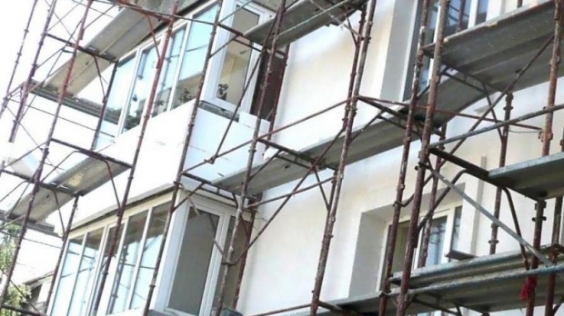 Programul pentru reabilitarea termică a clădirilor de locuit va avea un plafon de garantare de 10 milioane de lei în 2015