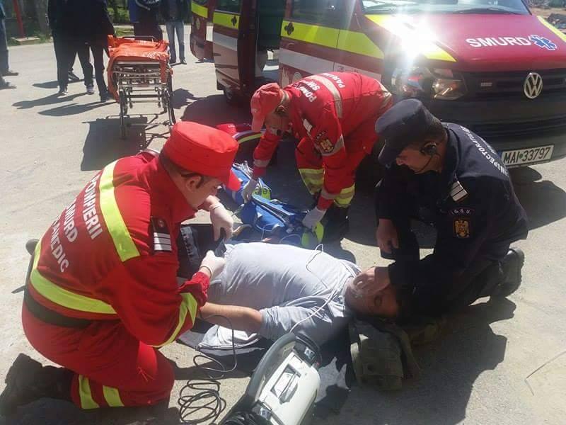 În ultimele 24 de ore, pompierii din cadrul Inspectoratului pentru Situaţii de  Urgenţă “Drobeta” au intervenit la opt incendii, 10 urgenţe medicale şi pentru  transportul unei persoane cu probleme locomotorii.