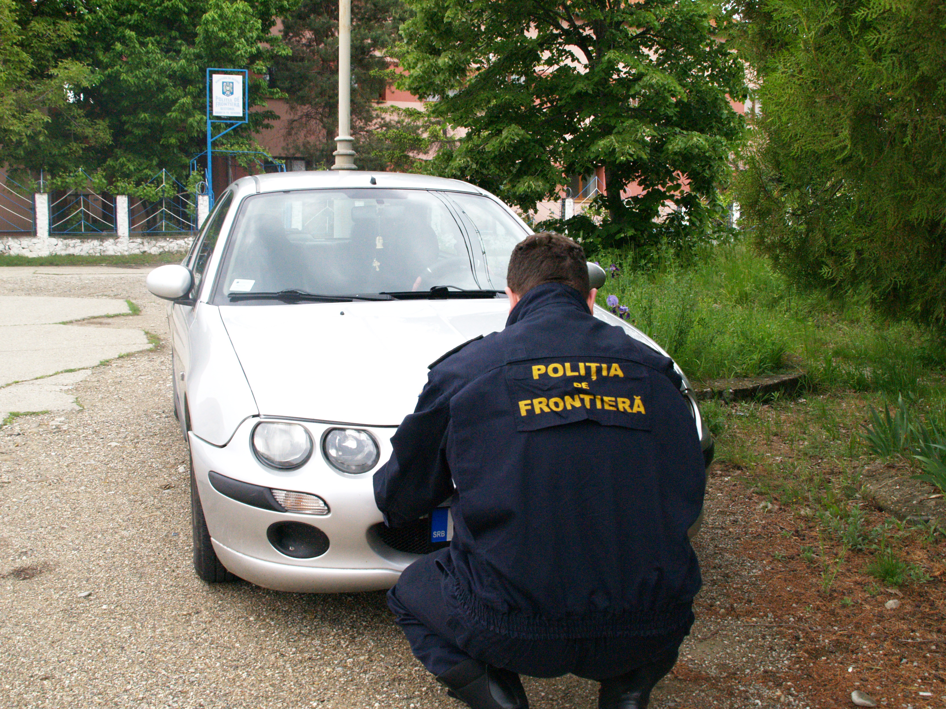 Autoturism căutat de autorităţile italiene, indisponibilizat de poliţiştii de frontieră mehedinţeni