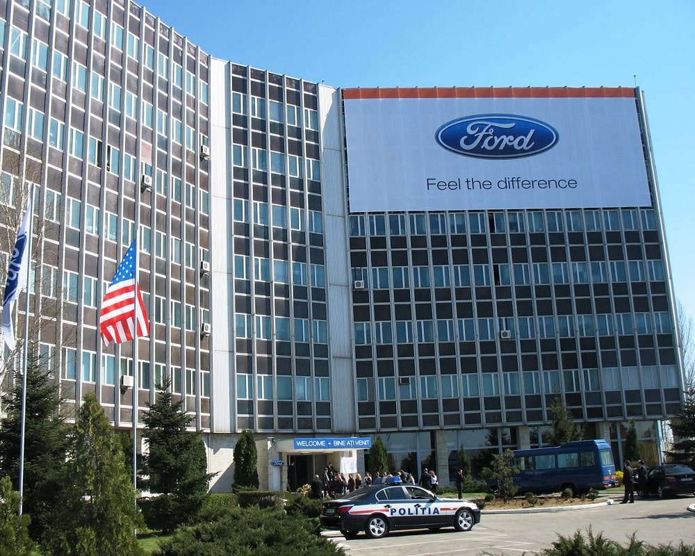 Angajatii fabricilor Ford si Dacia s-au întors la lucru
