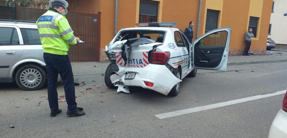 Autospecială a IPJ Mehedinți implicată într-un accident