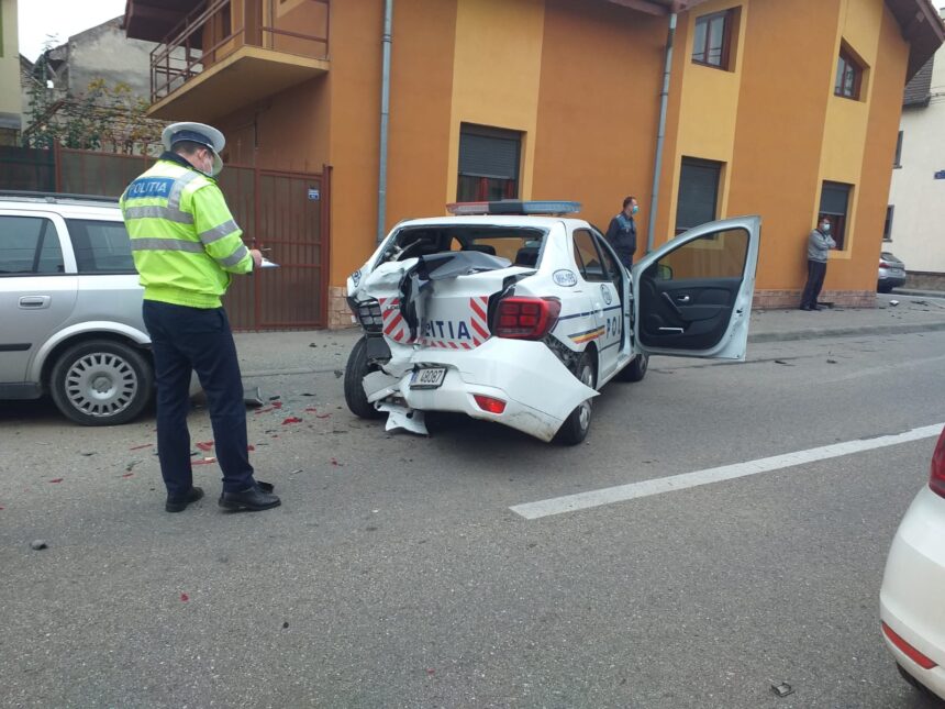 Autospecială a IPJ Mehedinți implicată într-un accident