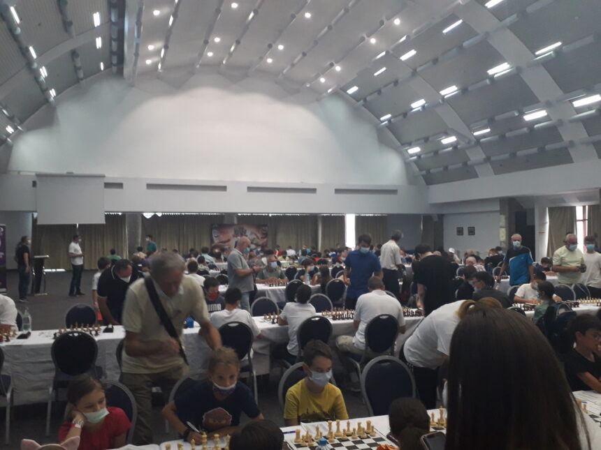 Sahisti de la Sah Club Drobeta participă la Festivalul Internațional al Brașovului
